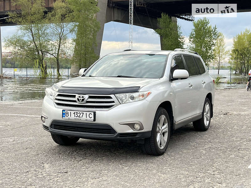 2011 toyota highlander