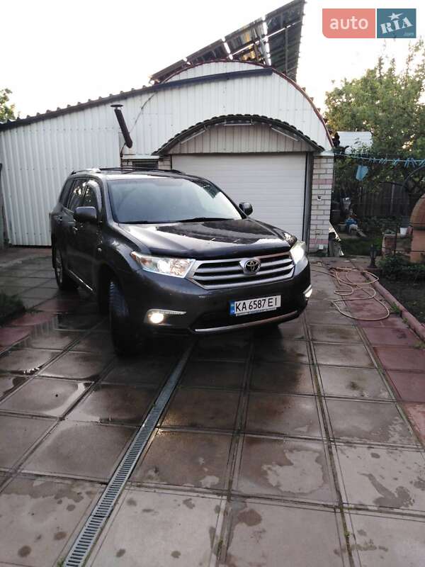 2011 toyota highlander