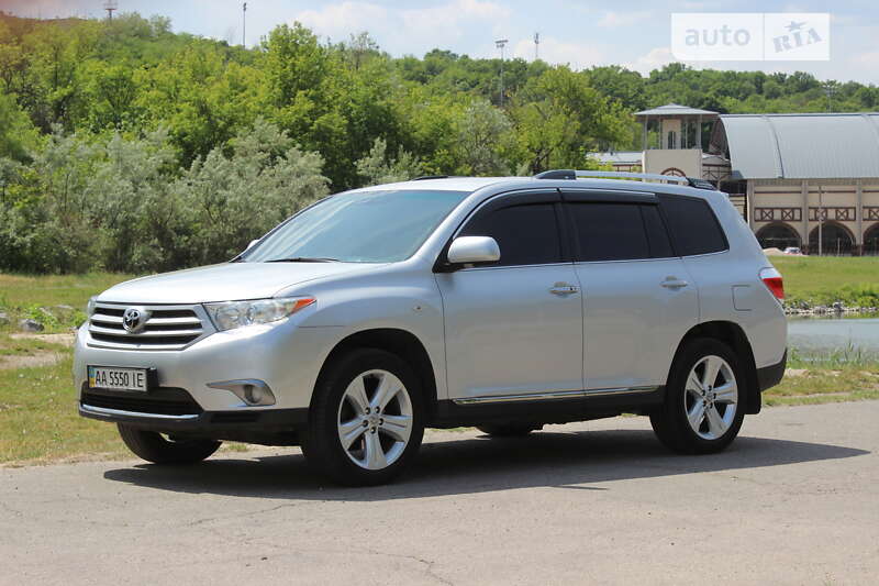 2011 toyota highlander