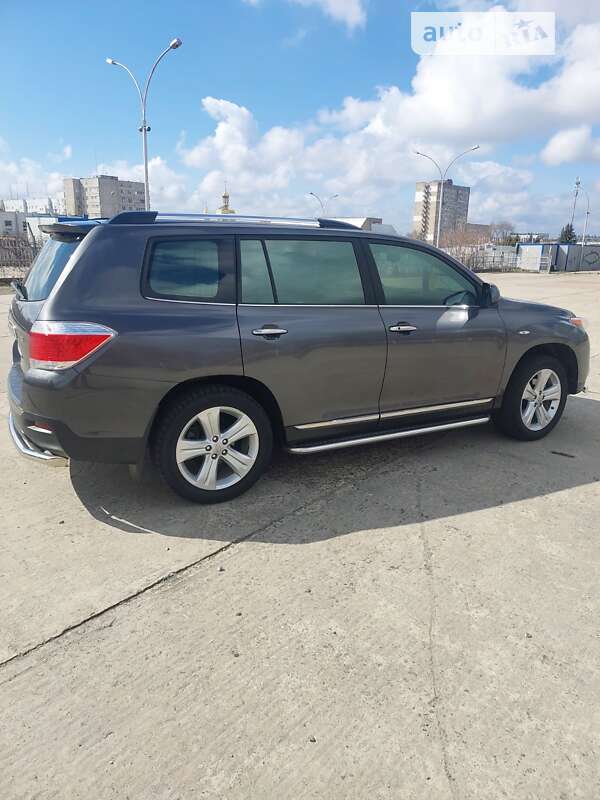 2011 toyota highlander