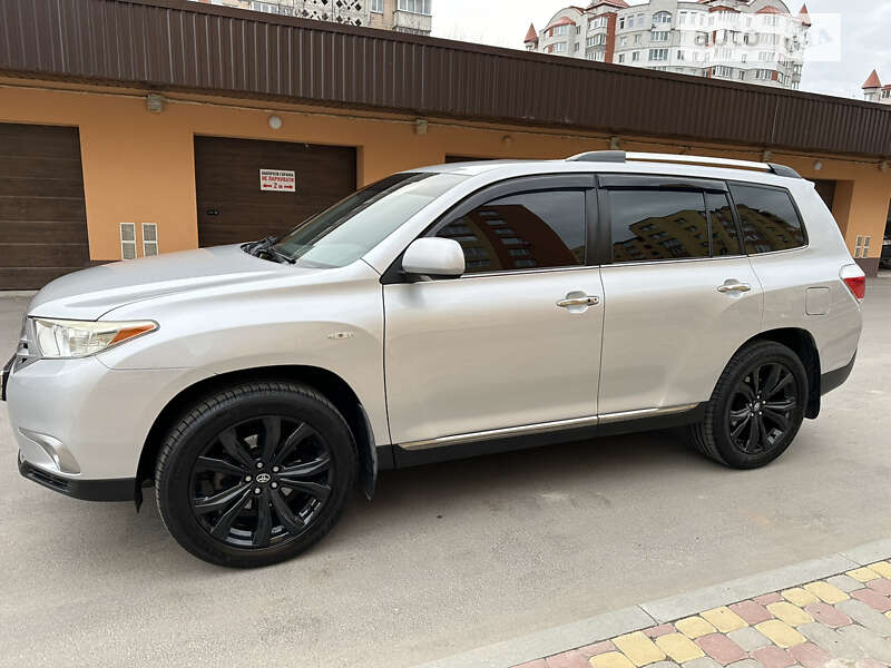 2011 toyota highlander