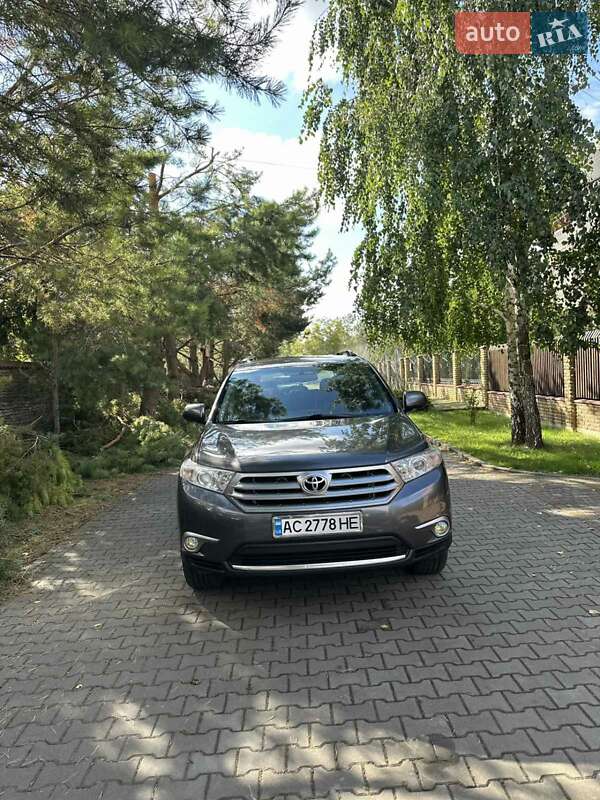 2011 toyota highlander