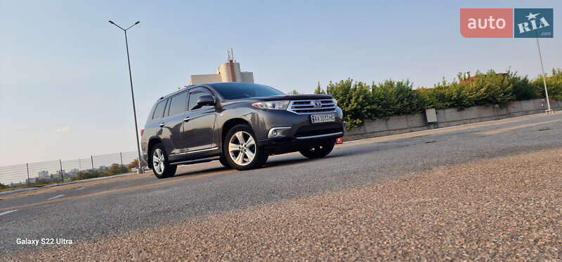 2011 toyota highlander