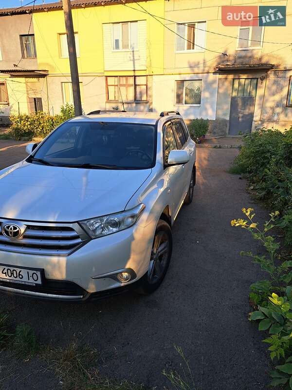 2011 toyota highlander
