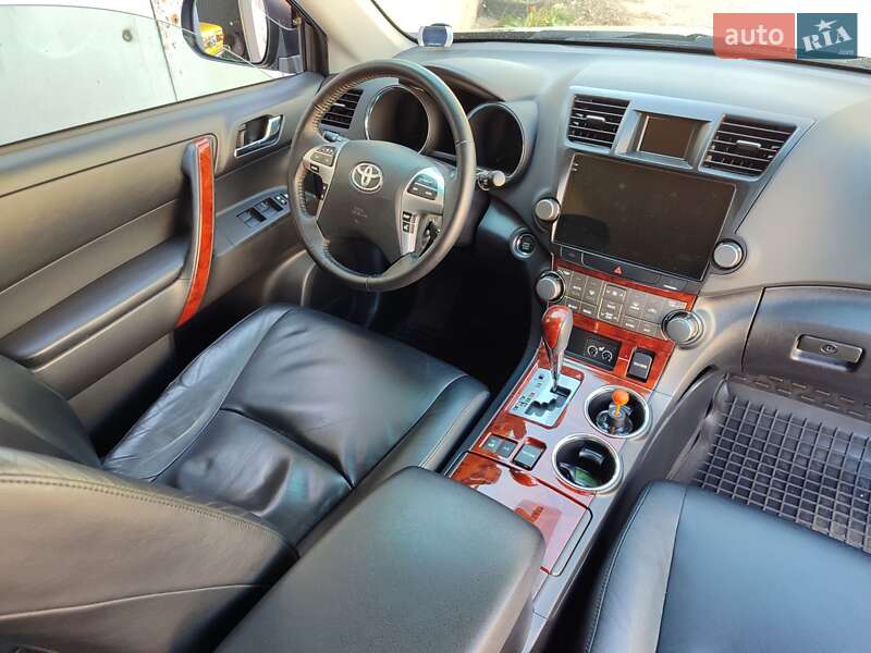 2011 toyota highlander