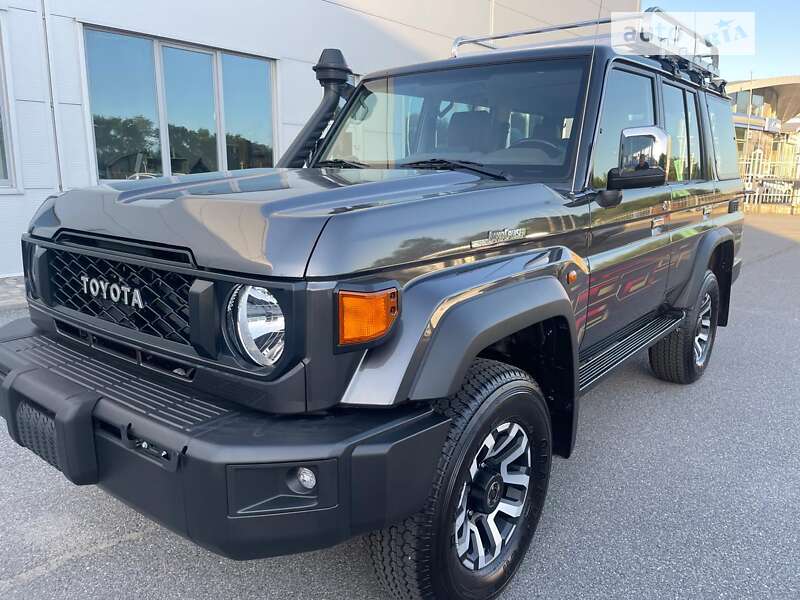 2023 toyota land cruiser lx 76