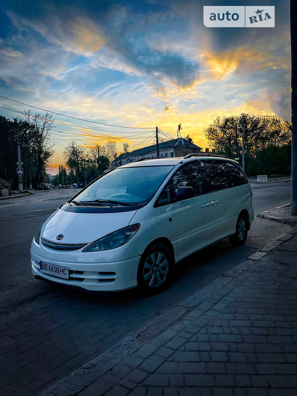 2000 toyota previa
