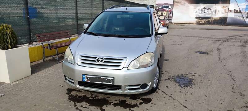 2002 toyota avensis verso