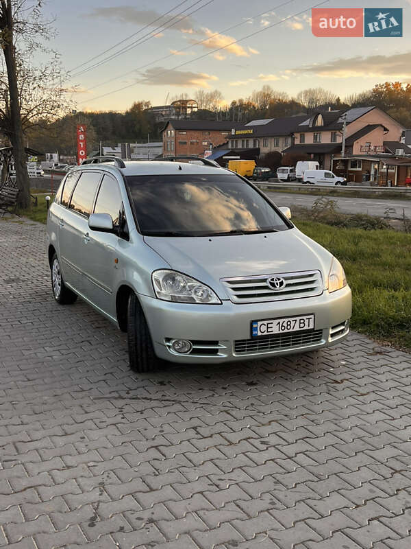 2002 toyota avensis verso