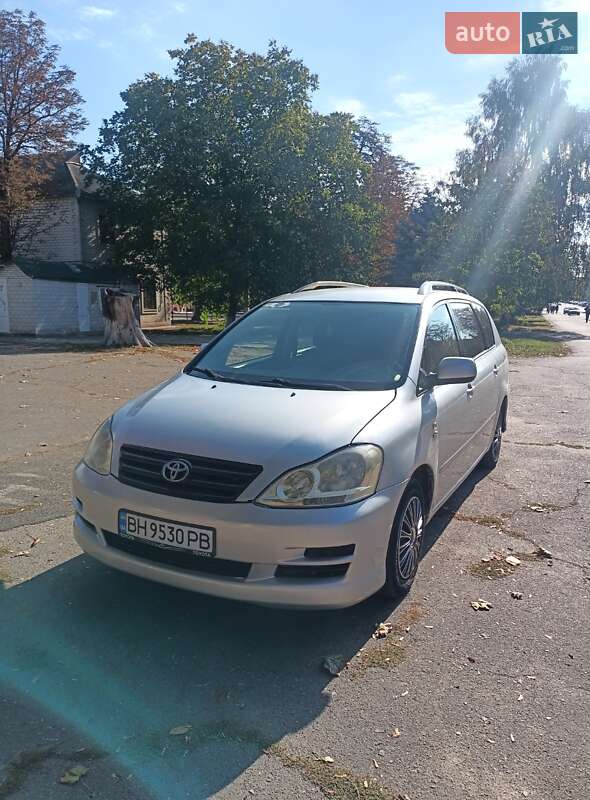 2005 toyota avensis verso