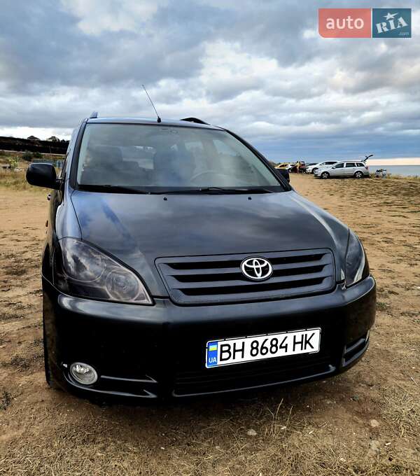 2002 toyota avensis