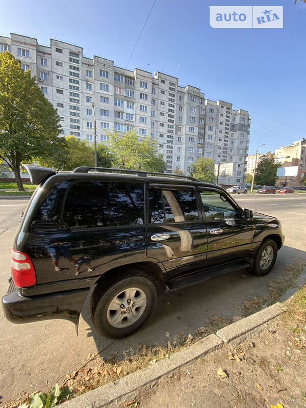 2004 toyota land cruiser
