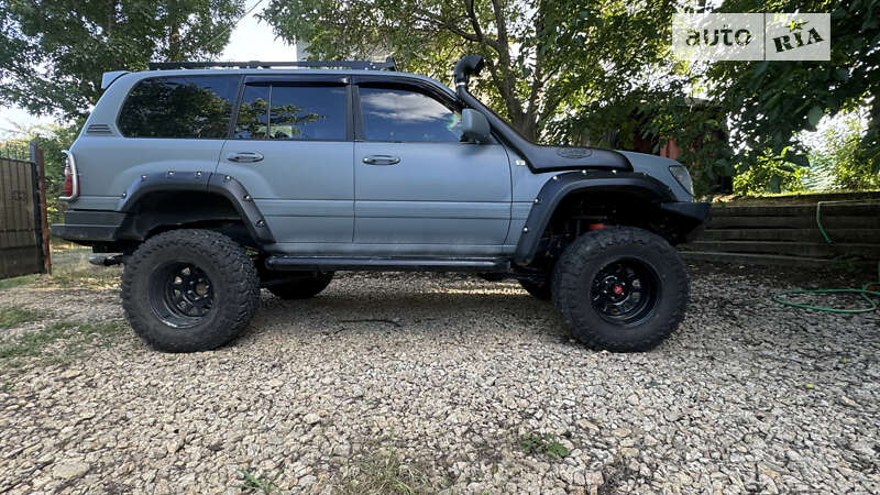 2002 toyota land cruiser