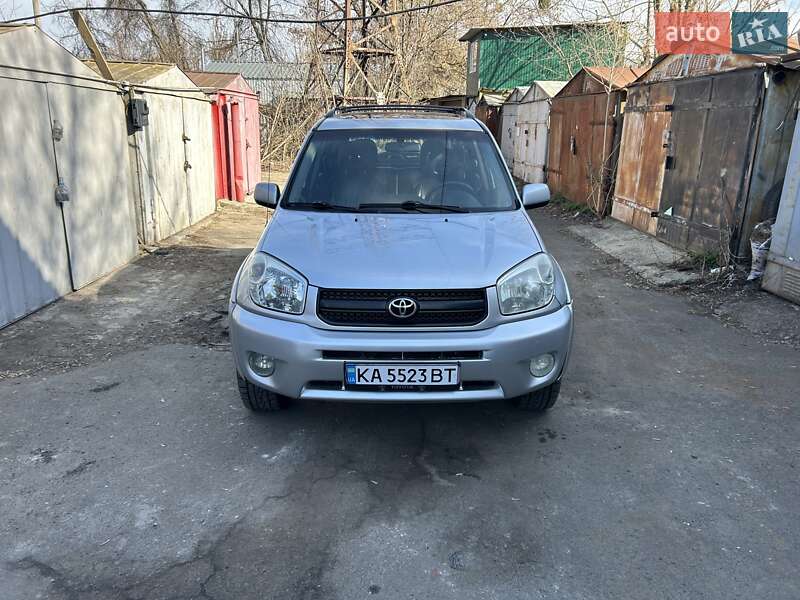 2004 toyota rav4