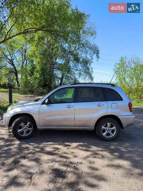 2005 toyota rav4