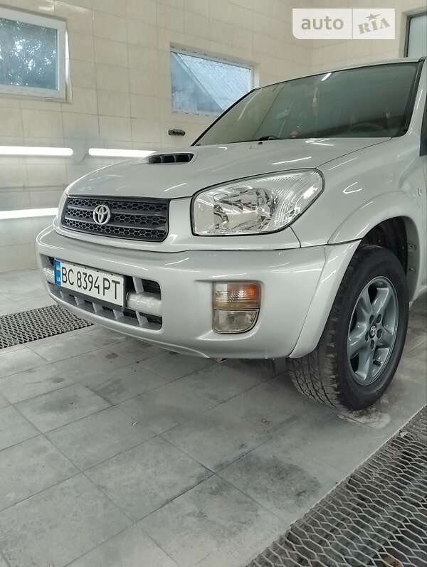 2002 toyota rav4