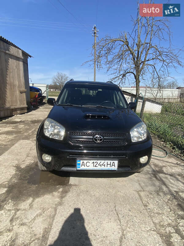 2004 toyota rav4