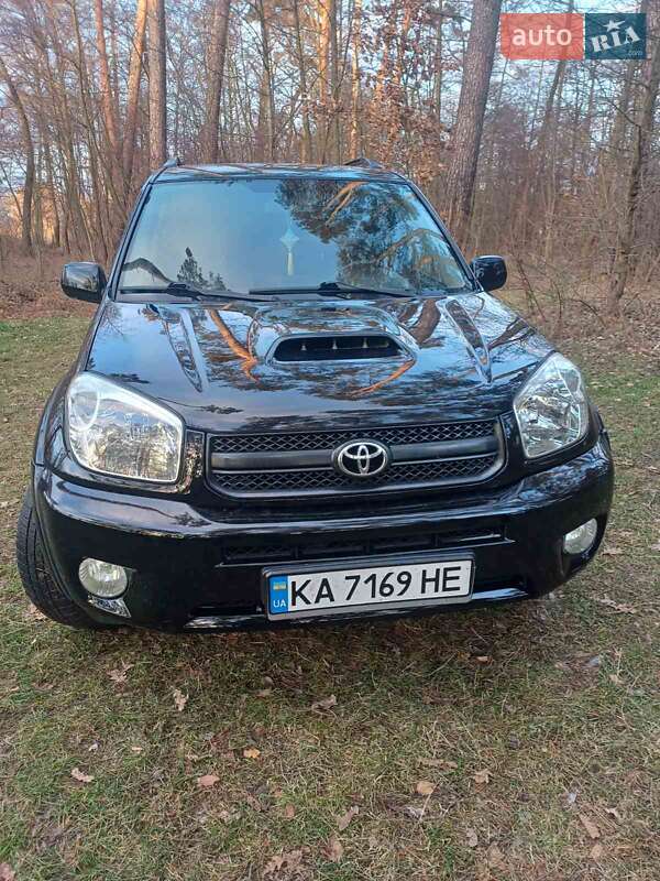 2004 toyota rav4