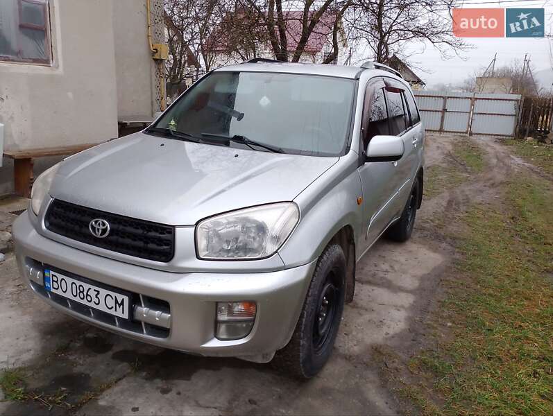 2001 toyota rav4