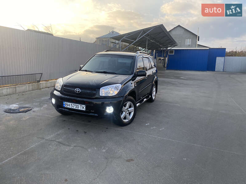 2004 toyota rav4