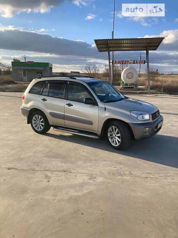 2004 toyota rav4