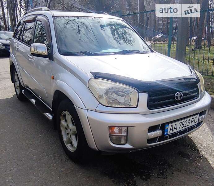 2002 toyota rav4