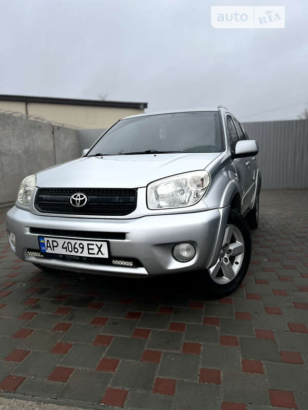 2004 toyota rav4