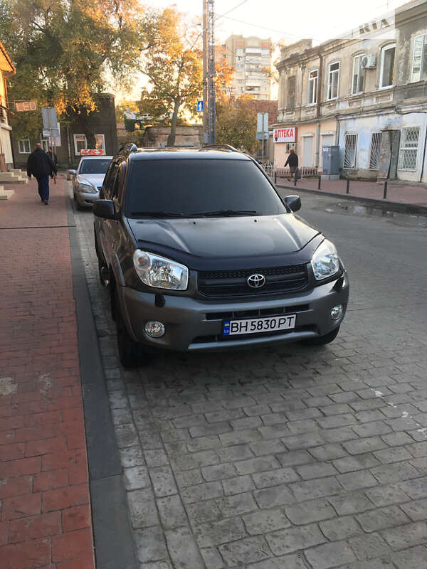 2004 toyota rav4