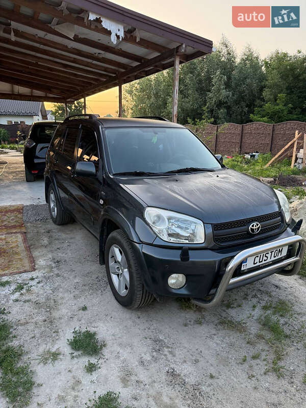 2004 toyota rav4