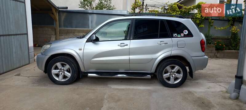 2004 toyota rav4