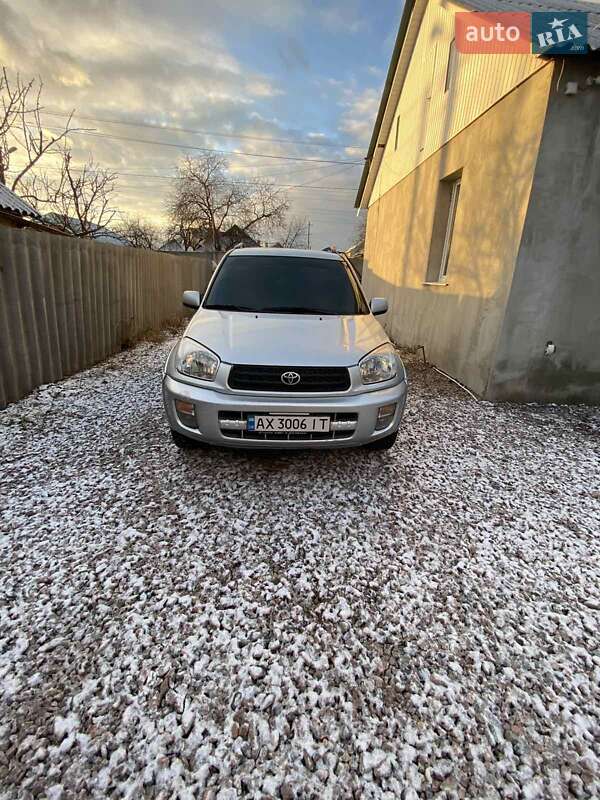 2001 toyota rav4