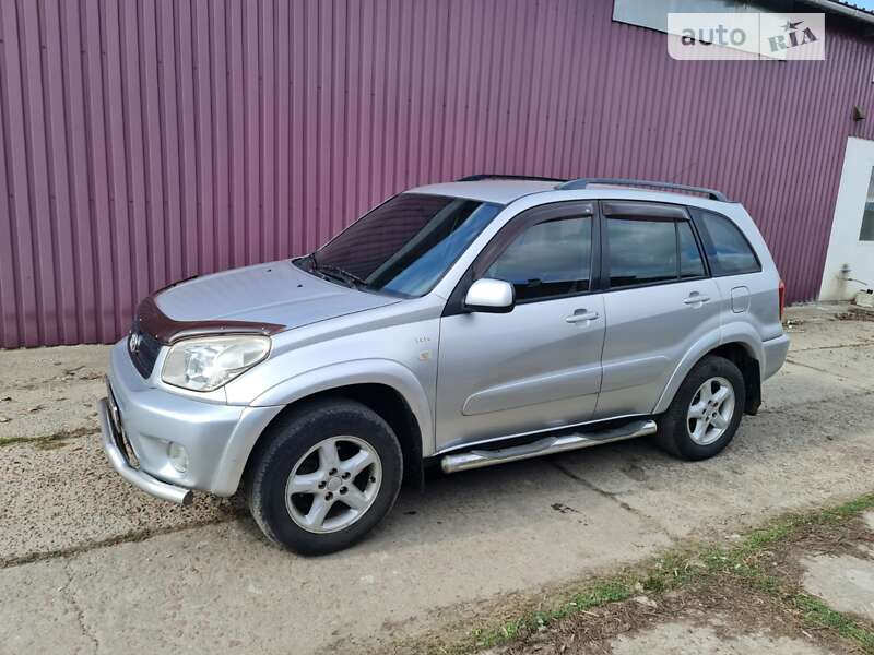 2004 toyota rav4