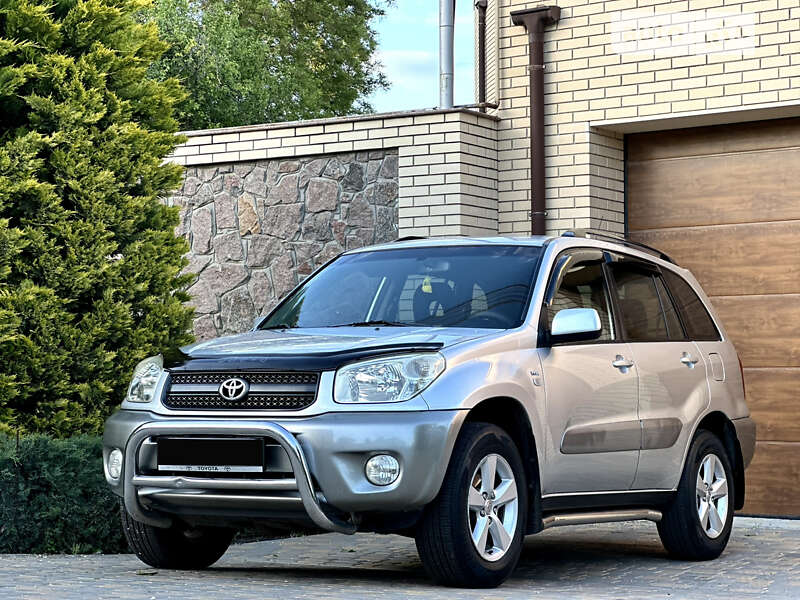 2004 toyota rav4