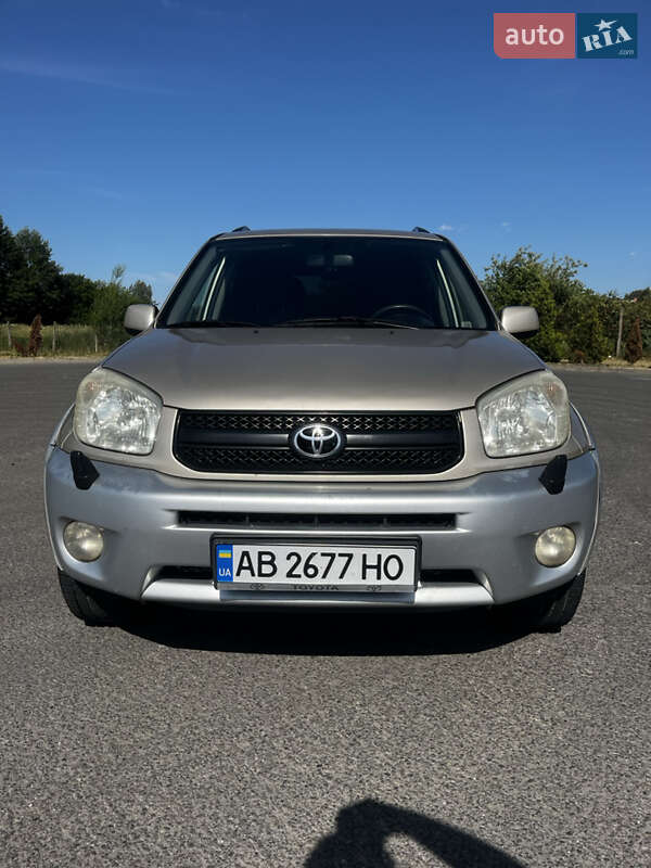 2004 toyota rav4