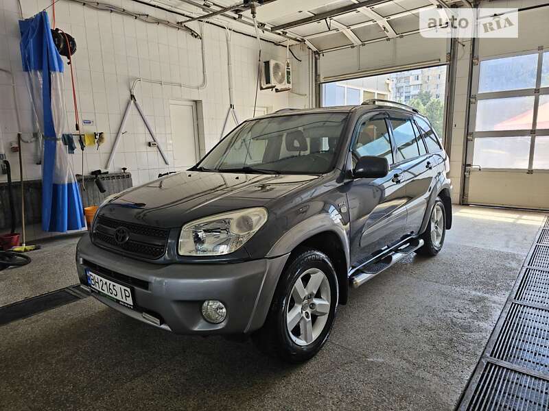 2004 toyota rav4