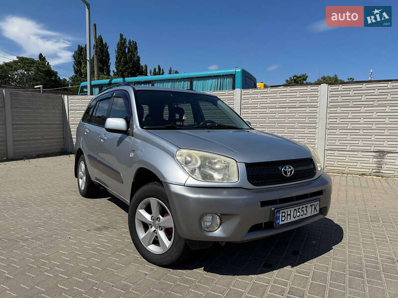 2004 toyota rav4