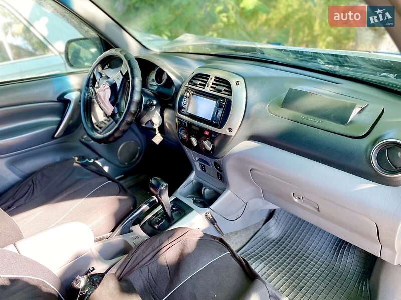 2002 toyota rav4
