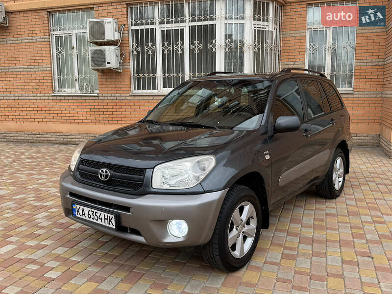 2004 toyota rav4