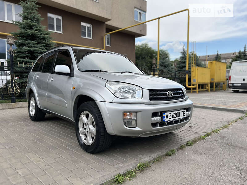2001 toyota rav4