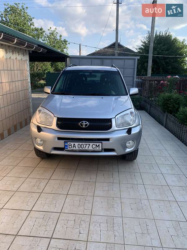 2004 toyota rav4