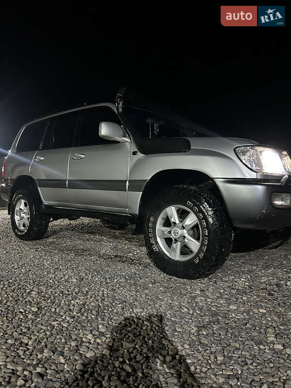 2005 toyota land cruiser