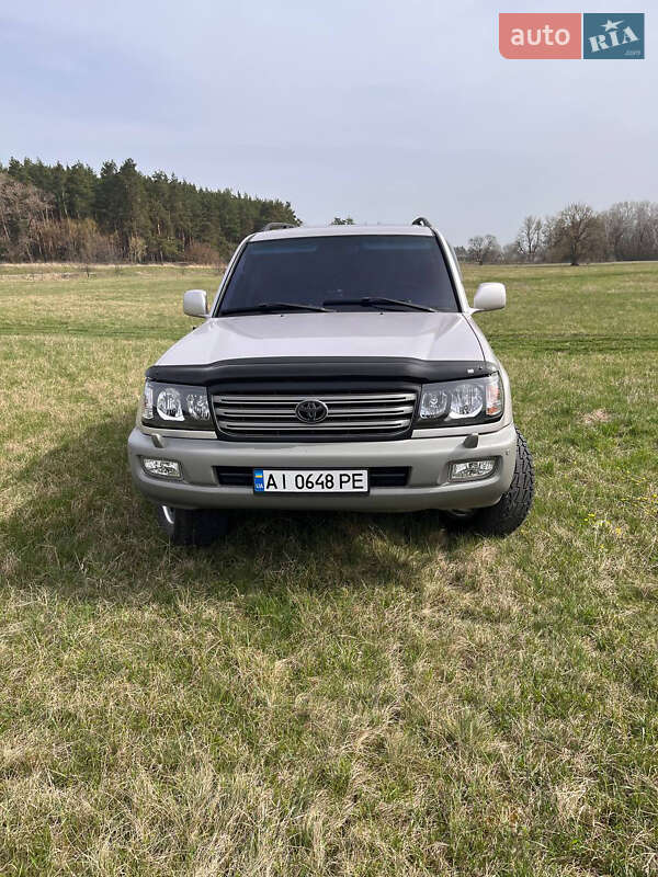 2004 toyota land cruiser 100