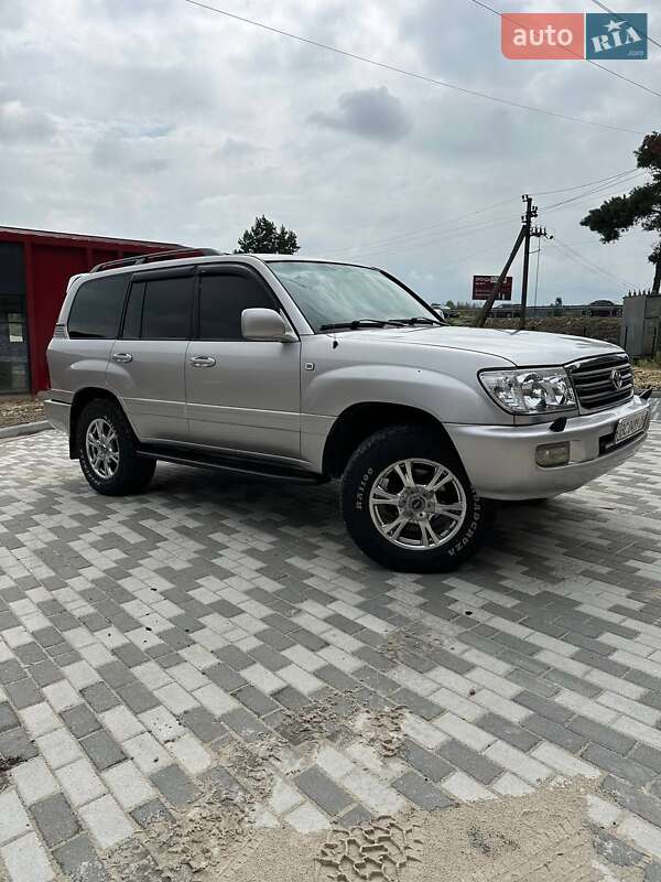 2004 toyota land cruiser