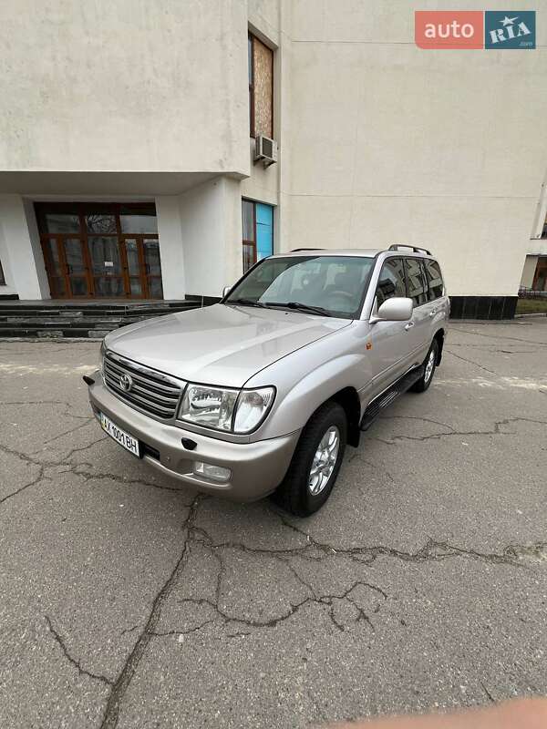 2004 toyota land cruiser