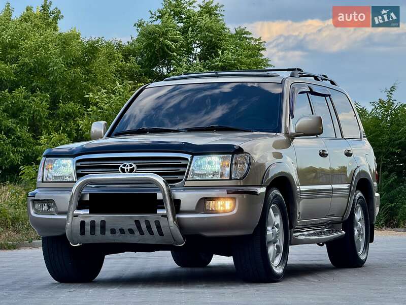 2004 toyota land cruiser 100