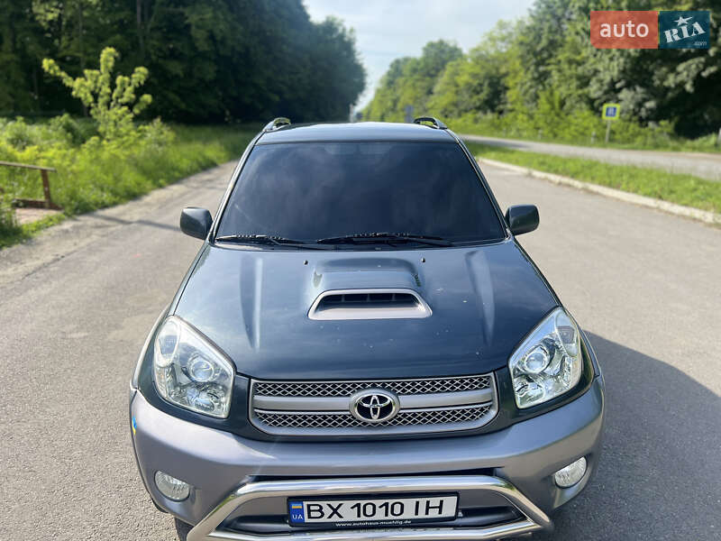 2004 toyota rav4