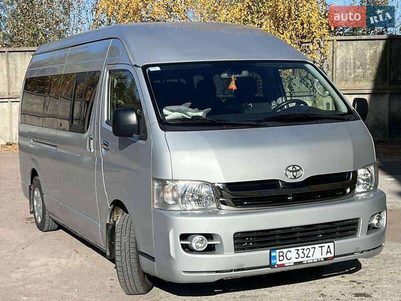 2008 toyota hi ace