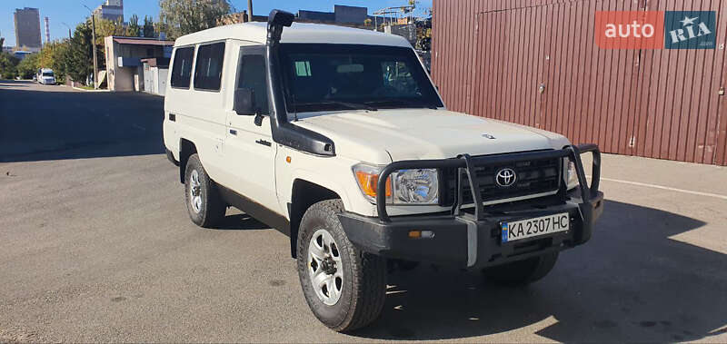2014 toyota land cruiser