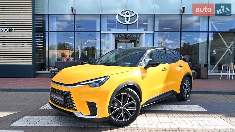2023 lexus lbx