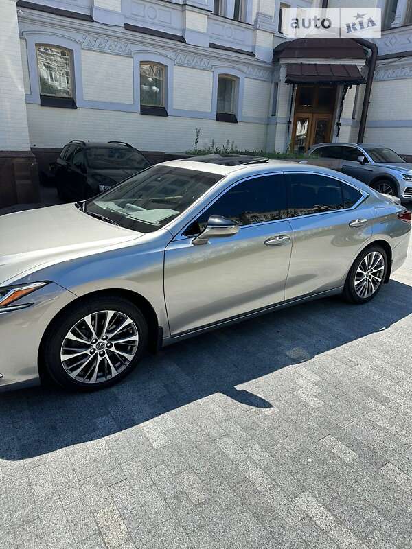 2021 lexus es 250